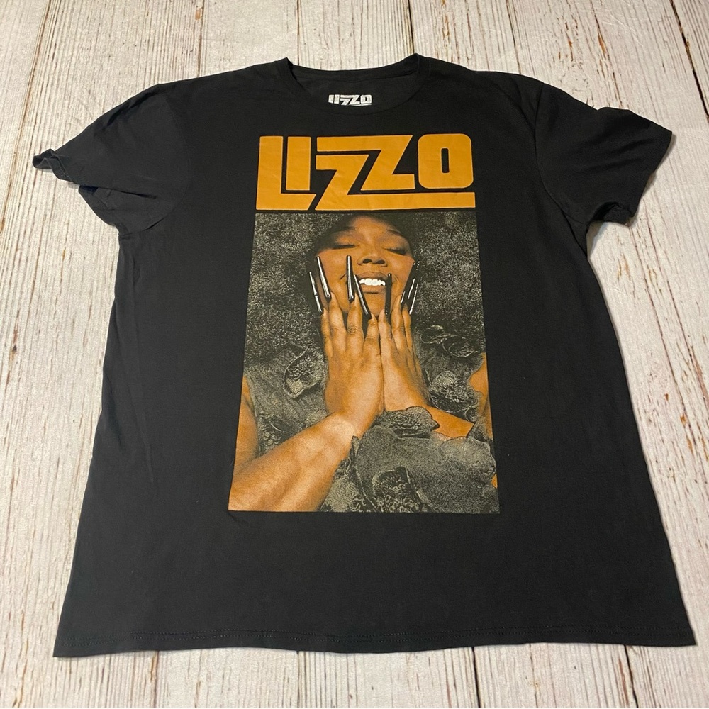 Lizzo Rap T-Shirt Adult Size Large Black Band Tee Short